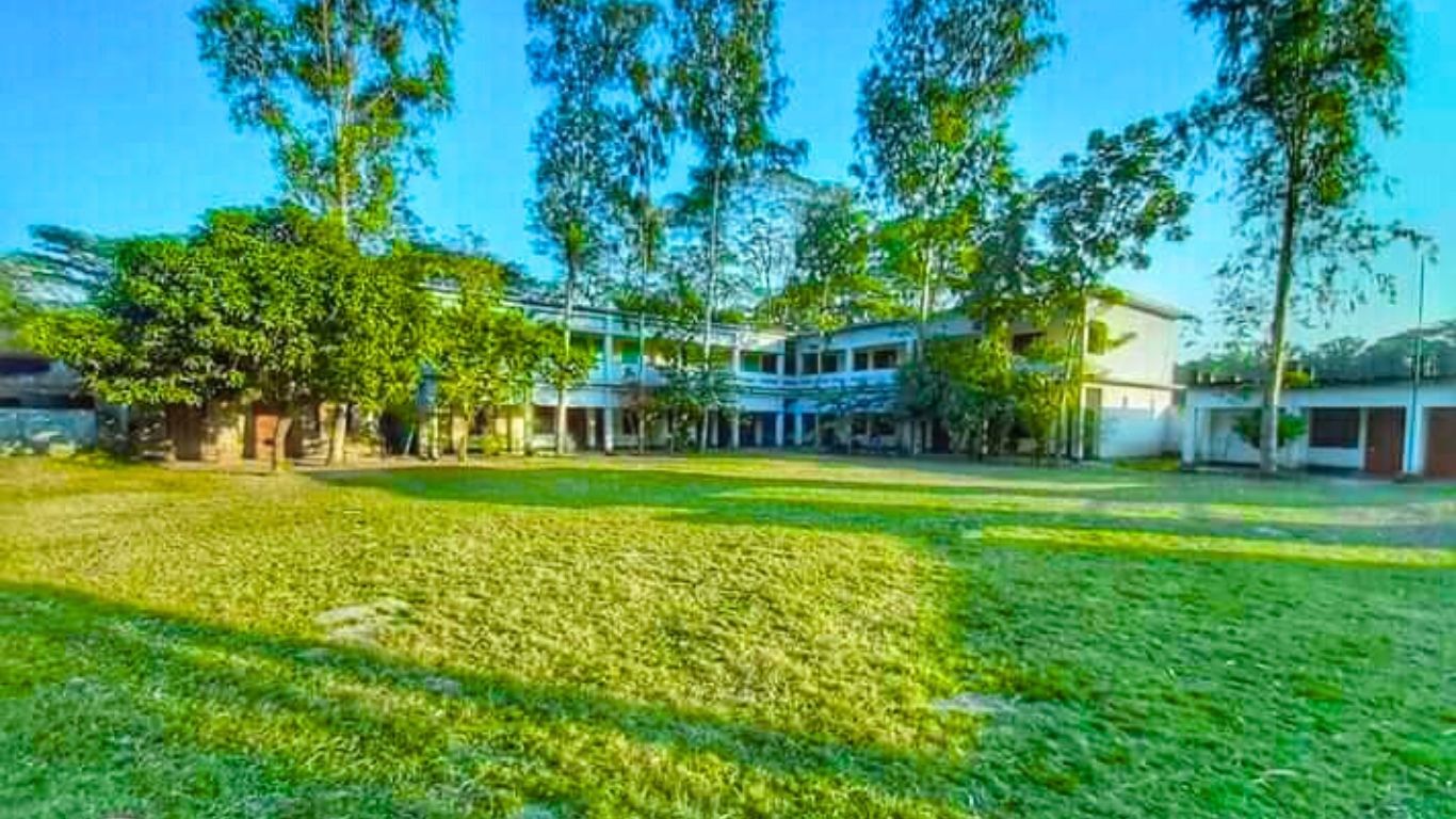 বিদ্যালয় এর ভিতরে